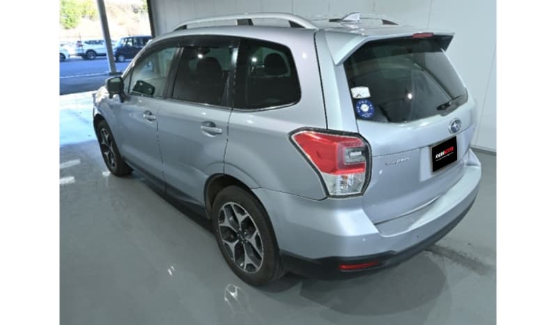 2018 Subaru Forester Limited image-2