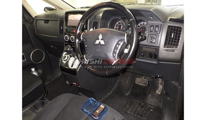 2018 Mitsubishi Delica Power Package D image-5