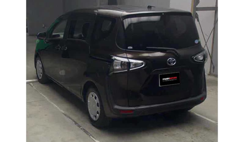 2019 Toyota Sienta image-2