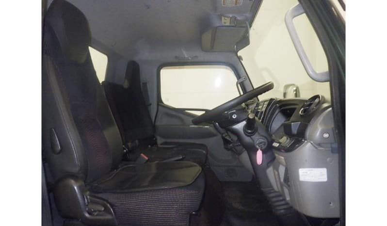 2018 Mitsubishi Canter image-3