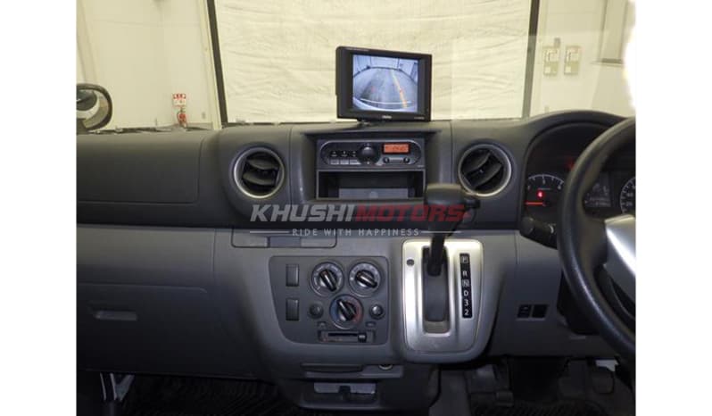 2019 Isuzu Como 1 Box image-4