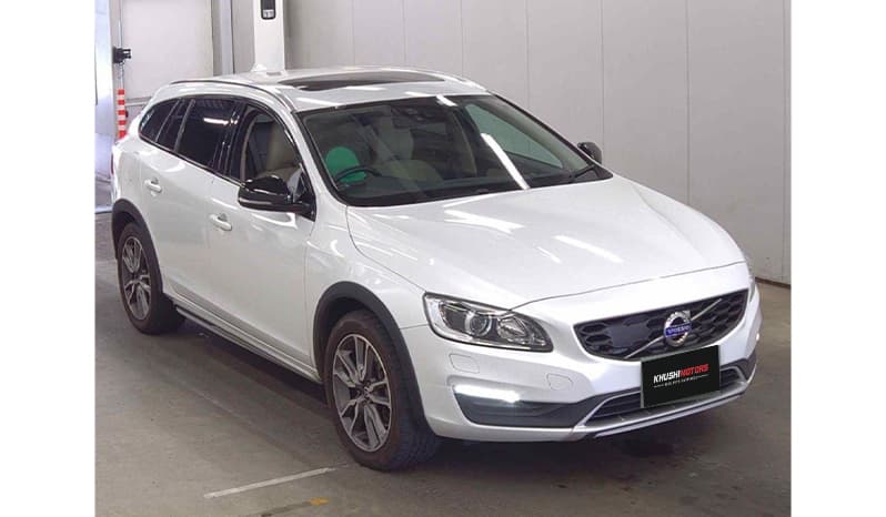 2018 Volvo V60 image-1