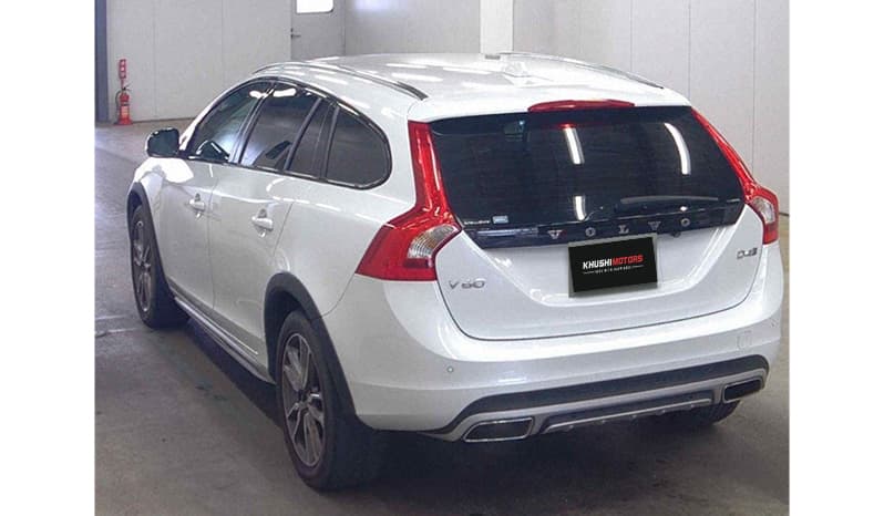 2018 Volvo V60 image-4
