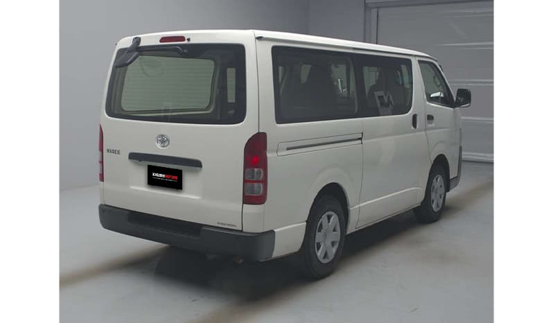 2018 Toyota Hiace image-3