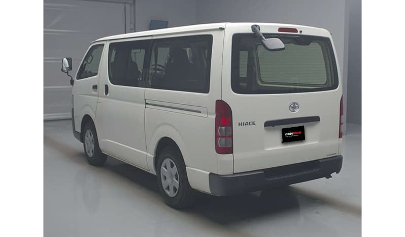 2018 Toyota Hiace image-5
