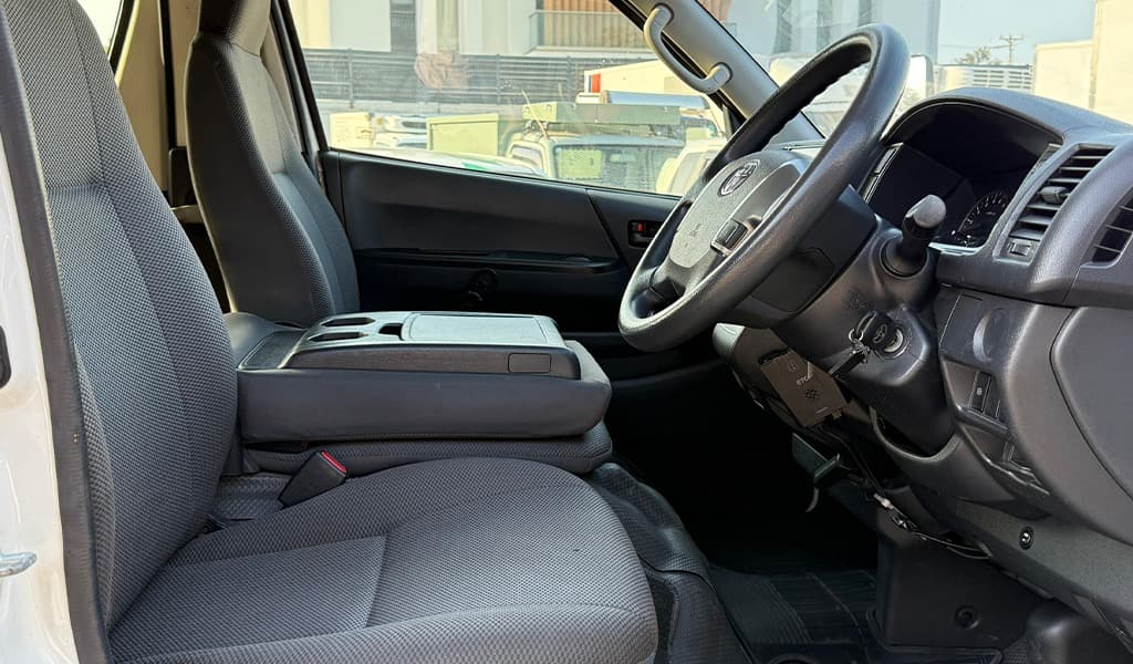 2018 Toyota Hiace image-17