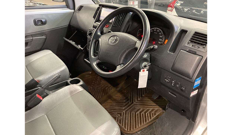 2018 Toyota Townace GL image-5