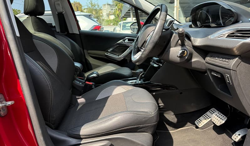 2018 Peugeot 2008 Allure image-12