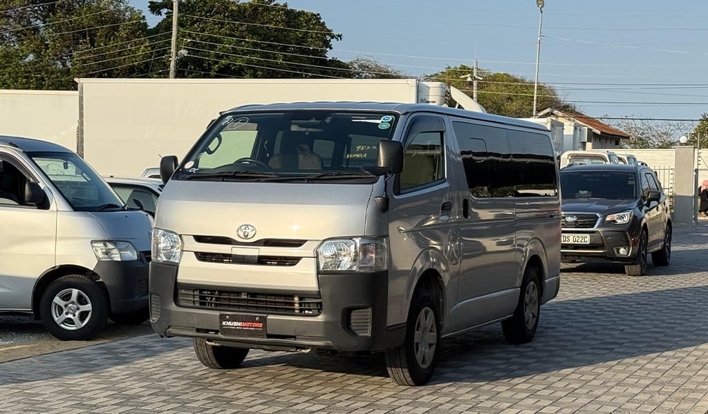 2018 Toyota Hiace image-1