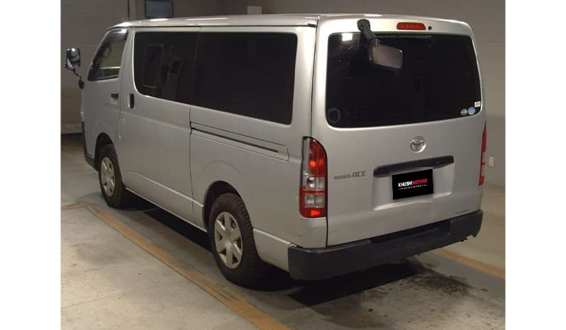 2018 Toyota Hiace image-5