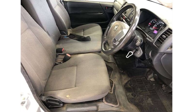2018 Toyota Hiace image-6