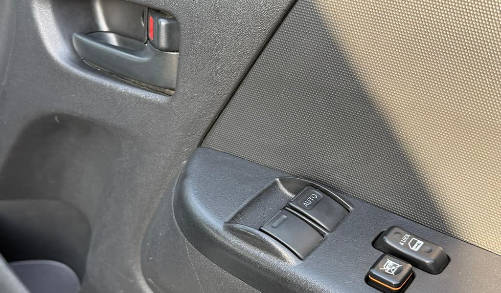 2018 Toyota Hiace image-10