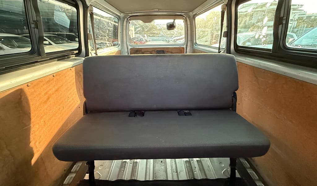 2018 Toyota Hiace image-13