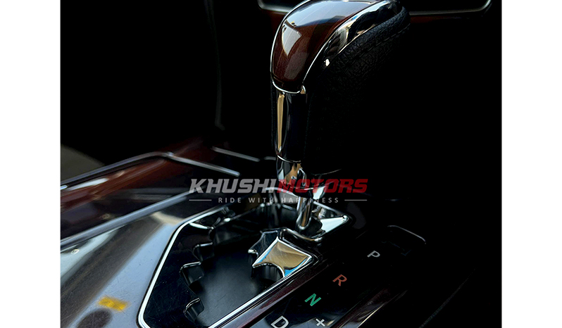 2013 Toyota Crown image-11