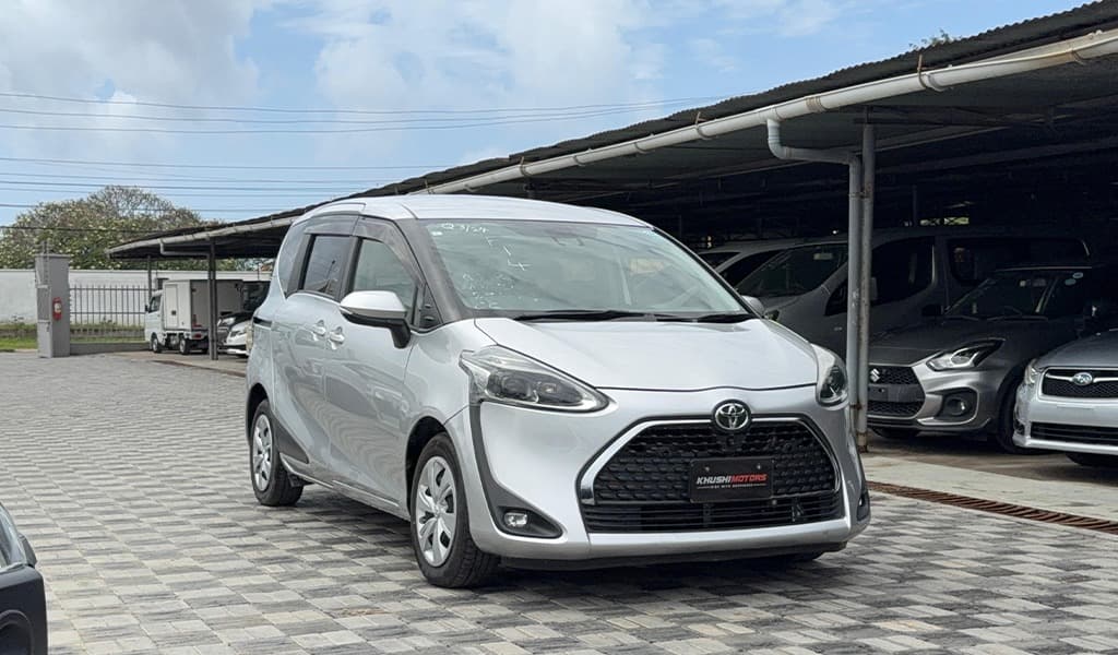2019 Toyota Sienta image-1
