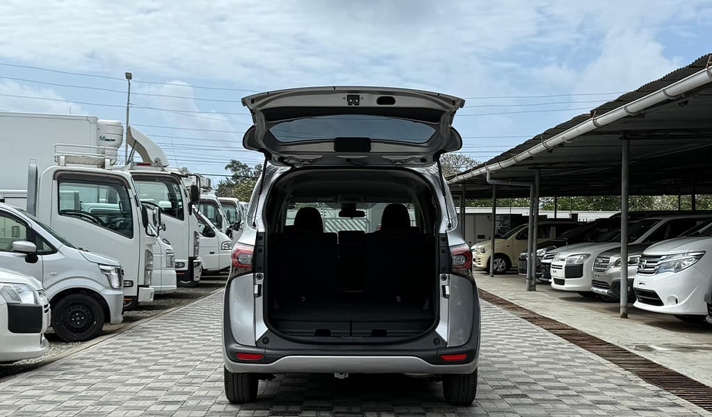 2019 Toyota Sienta image-7
