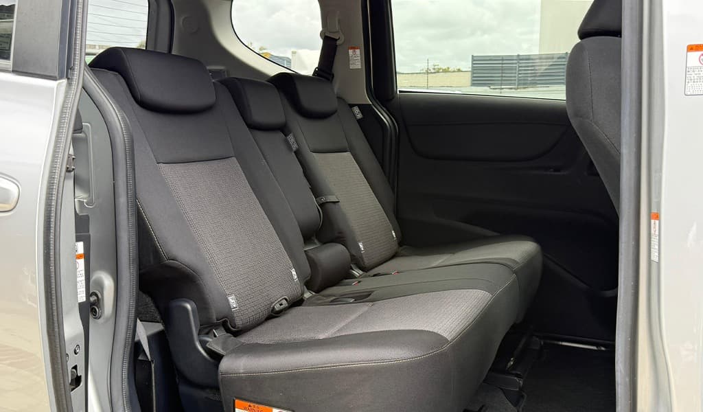 2019 Toyota Sienta image-9