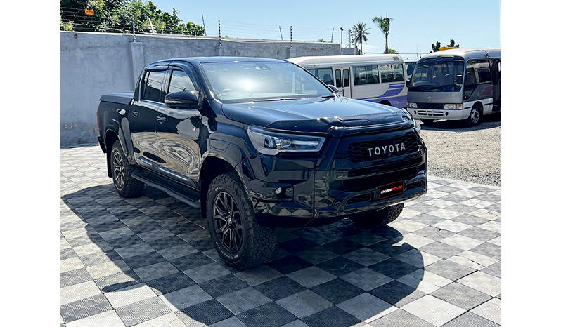2022 Toyota Hilux image-2