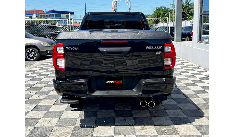 2022 Toyota Hilux image-3