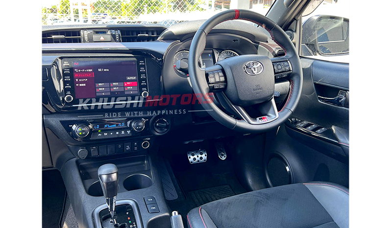 2022 Toyota Hilux image-10