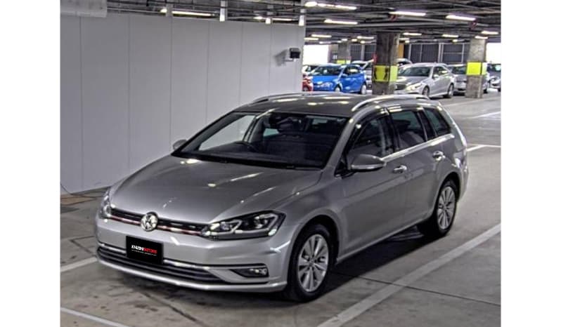 2018 Volkswagen Golf Variant image-3