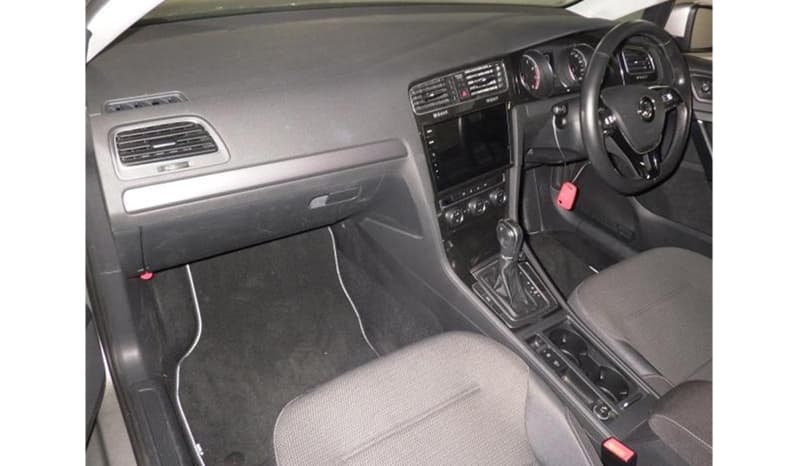 2018 Volkswagen Golf Variant image-5