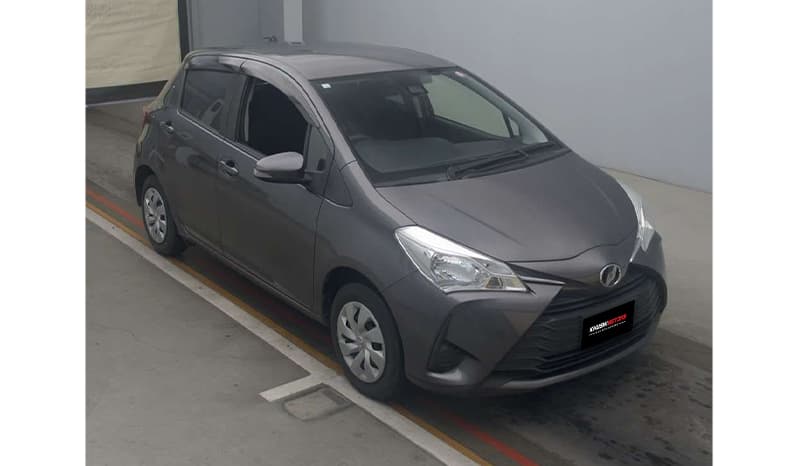 2018 Toyota Vitz image-2