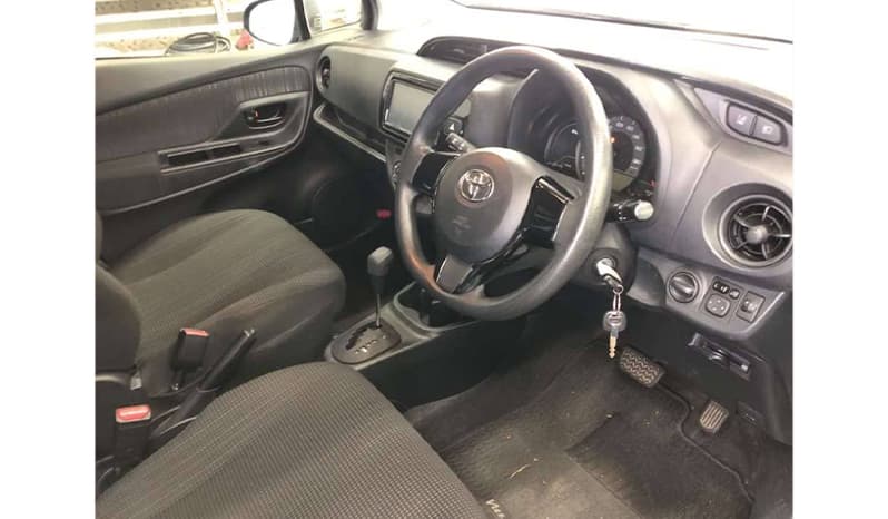 2018 Toyota Vitz image-6
