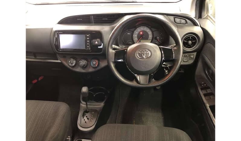 2018 Toyota Vitz image-7