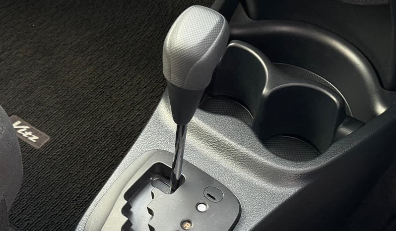 2018 Toyota Vitz image-11