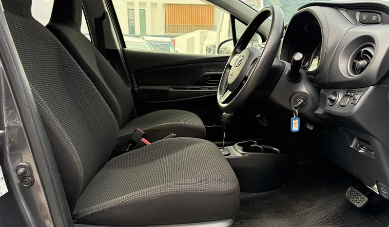 2018 Toyota Vitz image-15