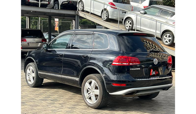 2013 Volkswagen Touareg image-5
