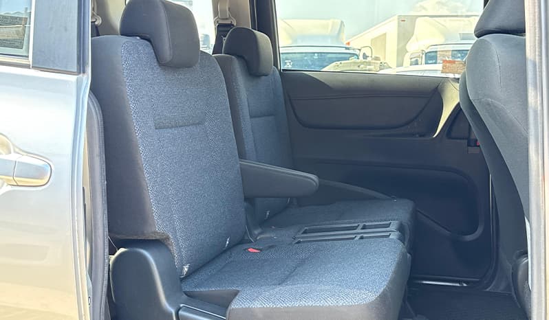 2018 Toyota Sienta image-16