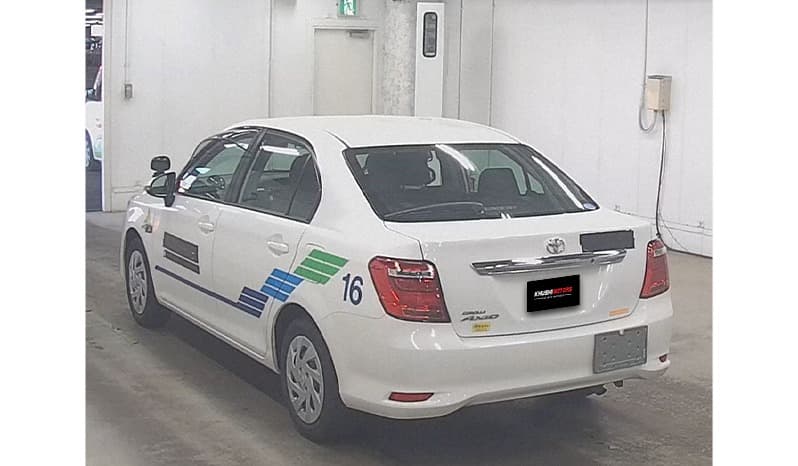 2018 Toyota Corolla Axio image-6