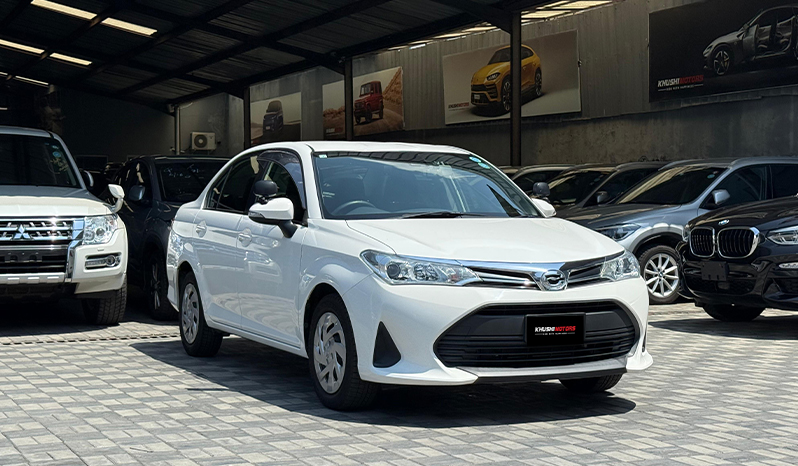 2018 Toyota Corolla Axio image-1