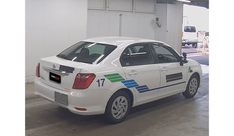 2018 Toyota Corolla Axio image-4
