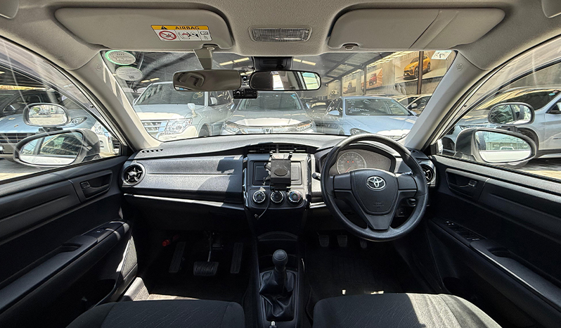 2018 Toyota Corolla Axio image-13