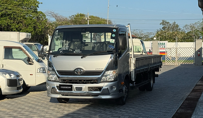 2018 Toyota Dyna image-3