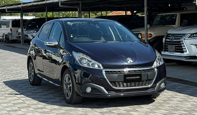 2018 Peugeot 208 Style image-1