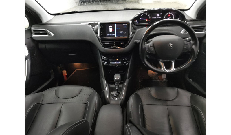 2018 Peugeot 208 Style image-2