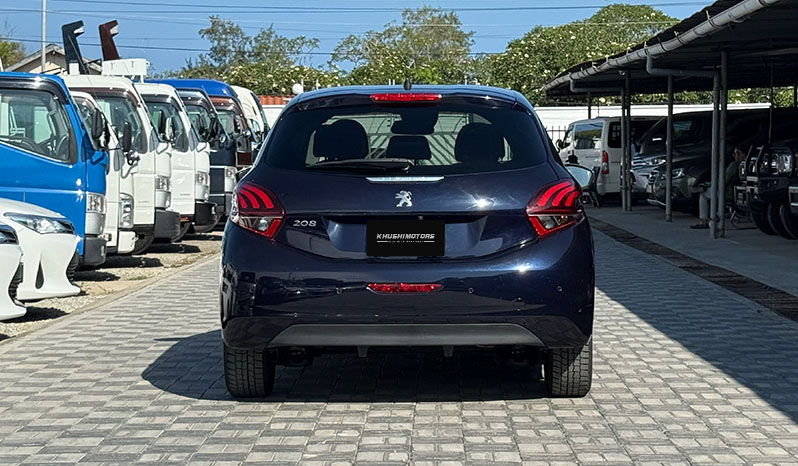2018 Peugeot 208 Style image-12