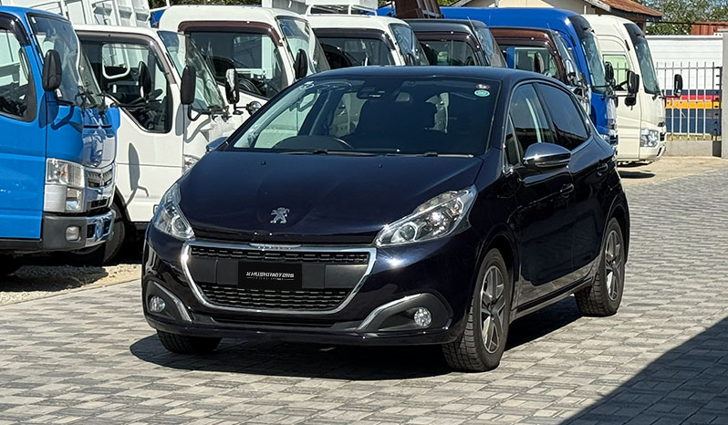 2018 Peugeot 208 Style image-14