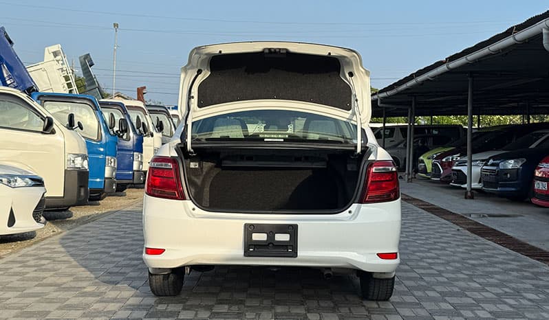 2018 Toyota Corolla Axio image-7