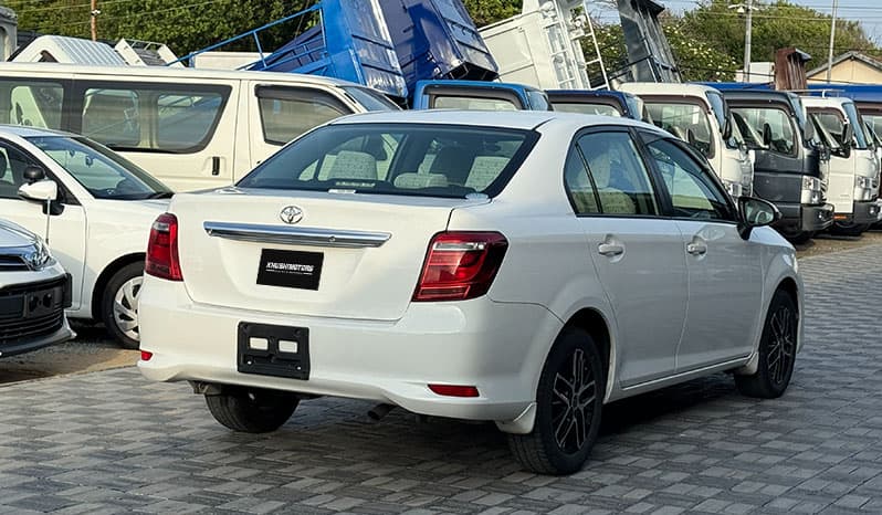 2018 Toyota Corolla Axio image-12