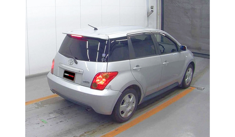 2003 Toyota IST image-3