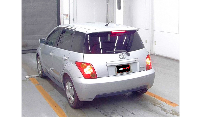 2003 Toyota IST image-4