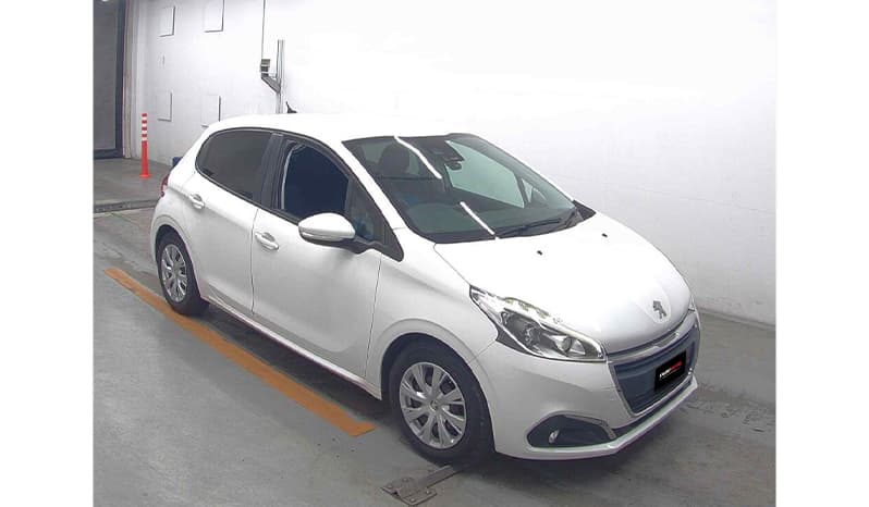 2018 Peugeot 208 Style image-2