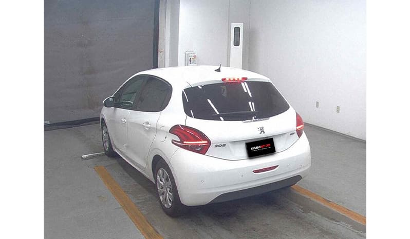 2018 Peugeot 208 Style image-3