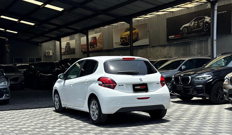 2018 Peugeot 208 Style image-10