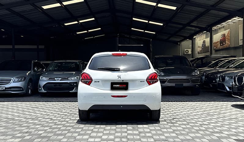2018 Peugeot 208 Style image-11